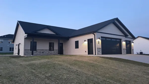 $439,999 | 325 Model, Cuba City, WI 53807