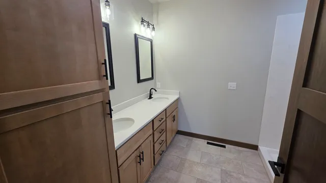 $450,000 | 325 Model, Cuba City, WI 53807