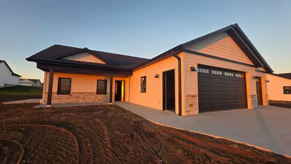 $445,000 | 325 Model, Cuba City, WI 53807