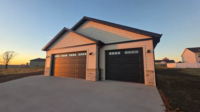 $450,000 | 325 Model, Cuba City, WI 53807