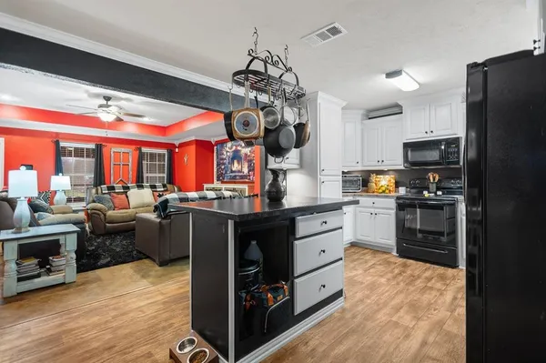 $262,000 | 202 Spring Valley, Queen City, TX 75572