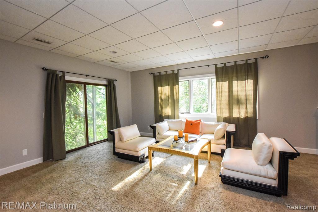 7976 Lee Road Brighton, MI 48116 - Photo 38 of 54