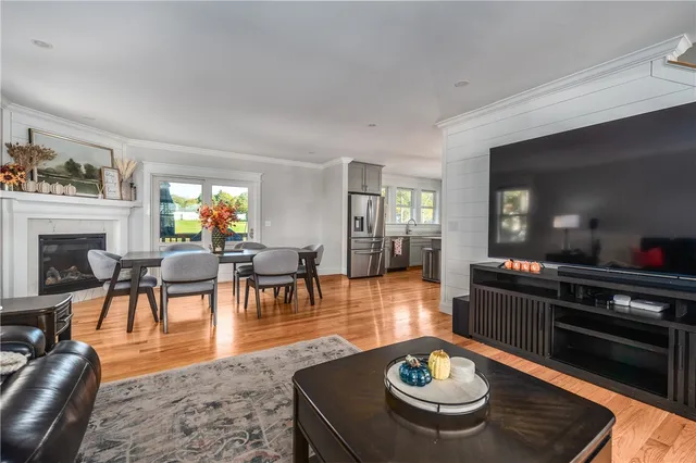 $859,000 | 51 Bristol Ferry Road, Portsmouth, RI 02871