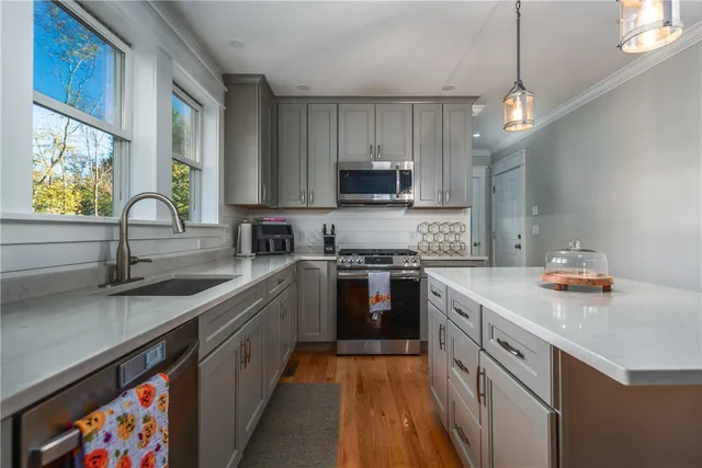 $859,000 | 51 Bristol Ferry Road, Portsmouth, RI 02871