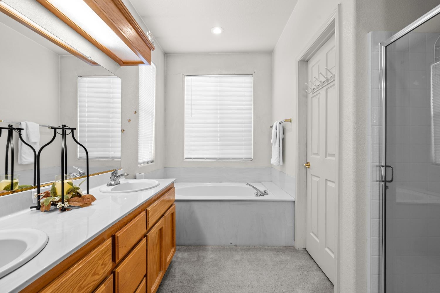 766 Willmott Road Los Banos, CA 93635 - Photo 21 of 40 Double sinks
