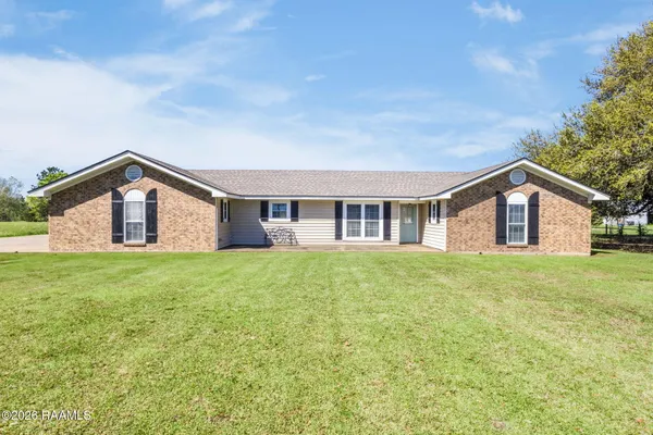 $295,000 | 303 National Road, Opelousas, LA 70570