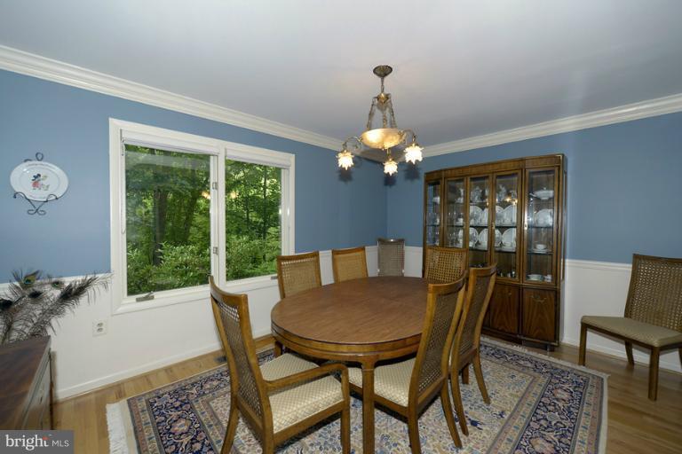 808 Towlston Road McLean, VA 22102 - Photo 11 of 13 Dining Room