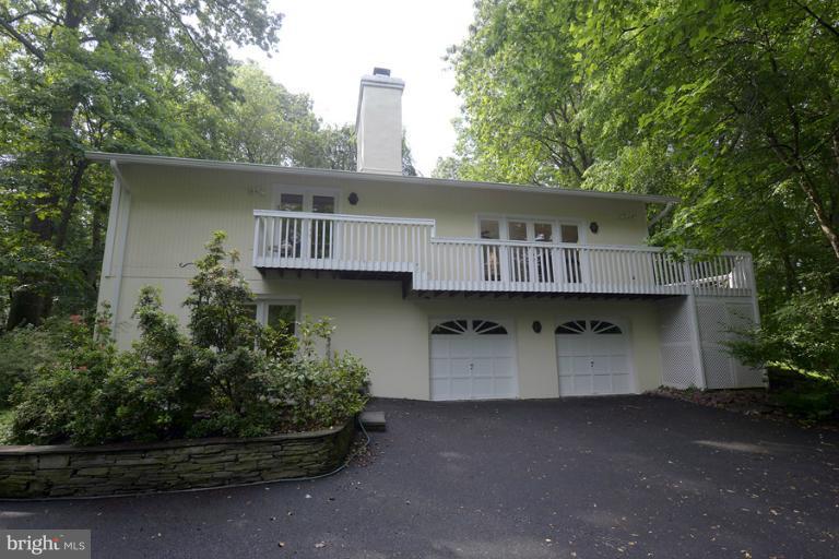 808 Towlston Road McLean, VA 22102 - Photo 7 of 13 Exterior (Rear)
