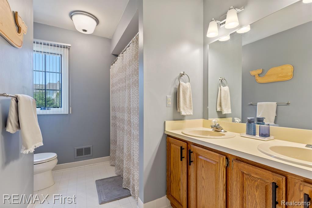 1209 Grandview Drive Rochester Hills, MI 48306 - Photo 25 of 46