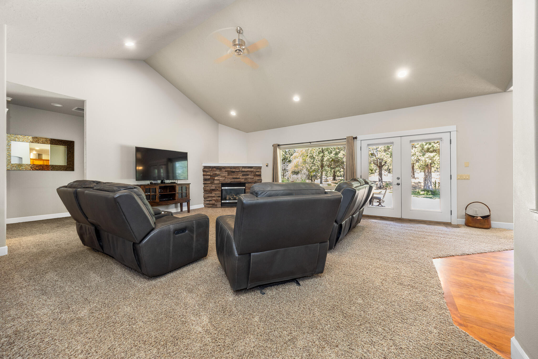 21130 Country Squire Road Bend, OR 97701 - Photo 17 of 52 _52A5359
