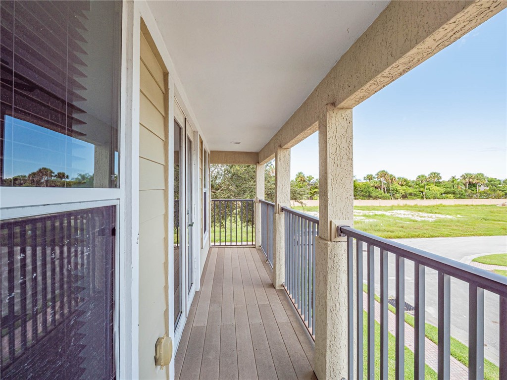 1965 Bridgepointe Circle, Unit 84 Vero Beach, FL 32967 - Photo 4 of 33