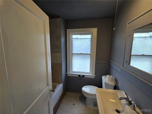 $900 | 693 Lasalle Avenue, Buffalo, NY 14215