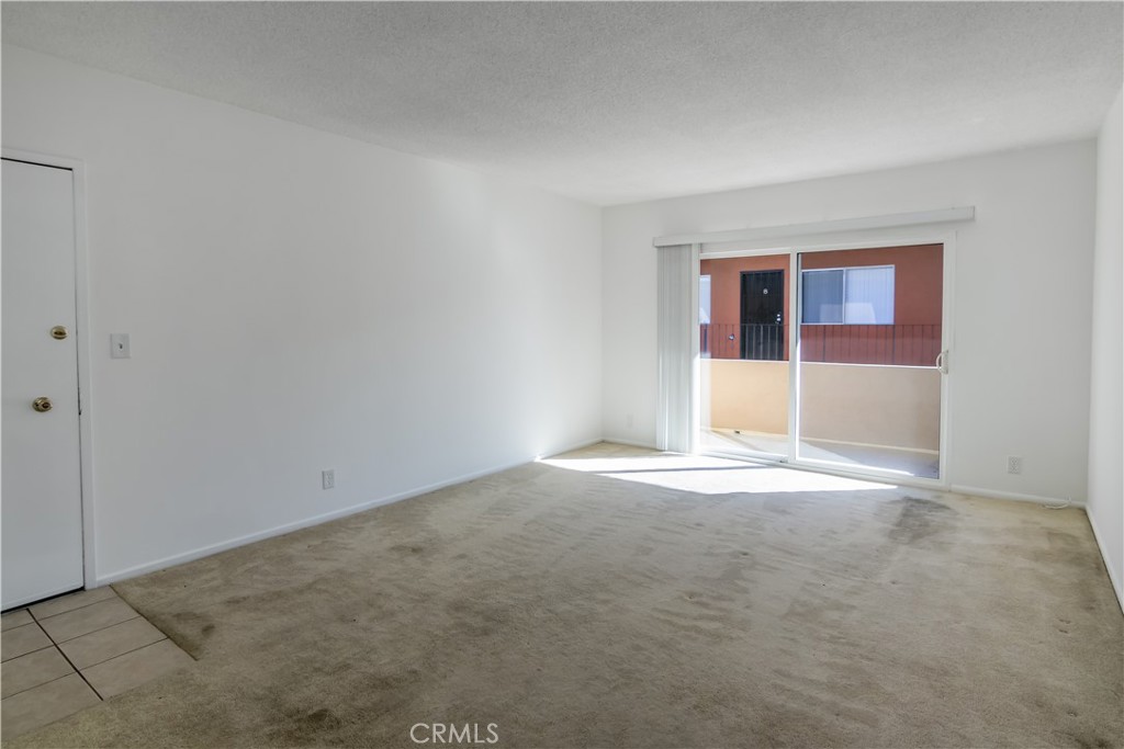 3662 Keystone Avenue, Unit 7 Los Angeles, CA 90034 - Photo 3 of 14 a view of empty room