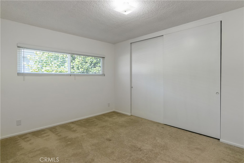 3662 Keystone Avenue, Unit 7 Los Angeles, CA 90034 - Photo 10 of 14 an empty room with a window