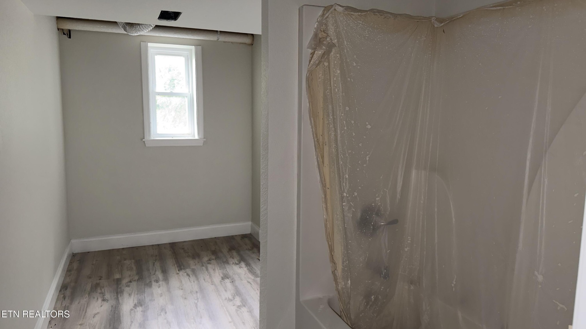 2662 Louisville Road Maryville, TN 37801 - Photo 32 of 60 a room that has a window in it