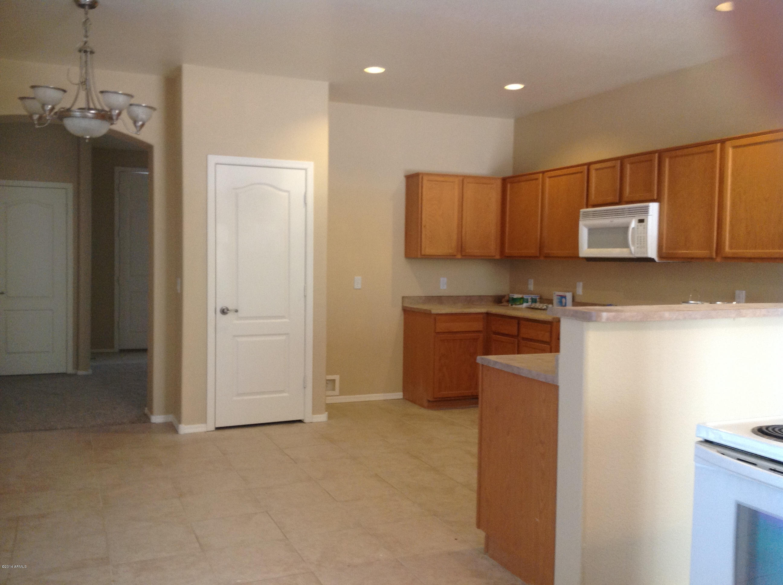 3659 East Warbler Road Gilbert, AZ 85297 - Photo 6 of 22 kitchen (1)
