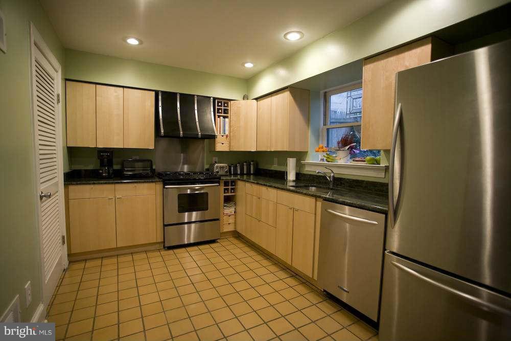 423 4th Street Southeast Washington, DC 20003 - Photo 6 of 6 Interior (General)