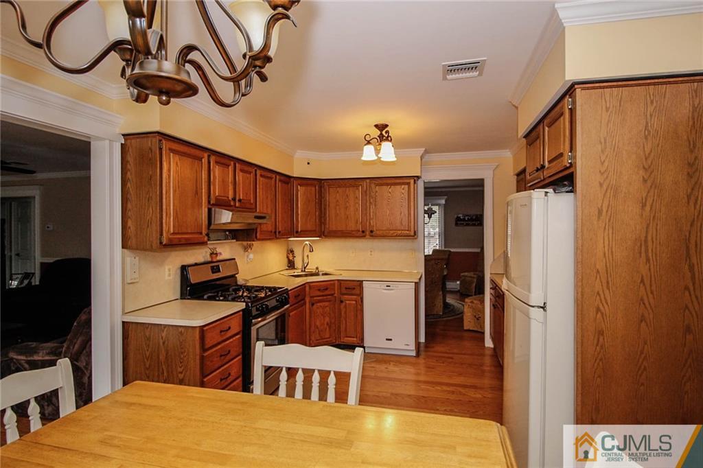 208 Old Forge Road Monroe Township, NJ 08831 - Photo 4 of 25 Gallery Image 4