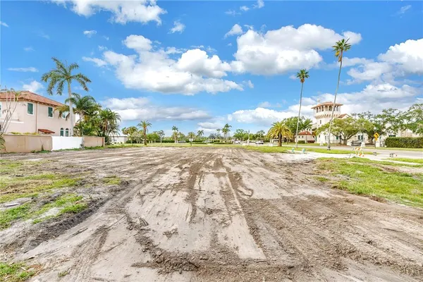 $949,990 | 515 Snell Isle Boulevard Northeast, St. Petersburg, FL 33704