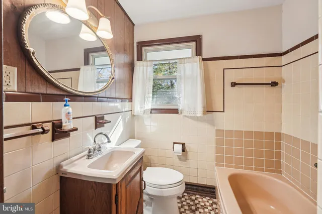 $420,000 | 112 Setauket Trail, Medford Lakes, NJ 08055