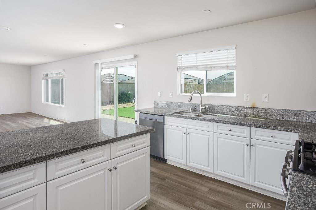 3606 East E Avenue Lancaster, CA 93535 - Photo 7 of 28