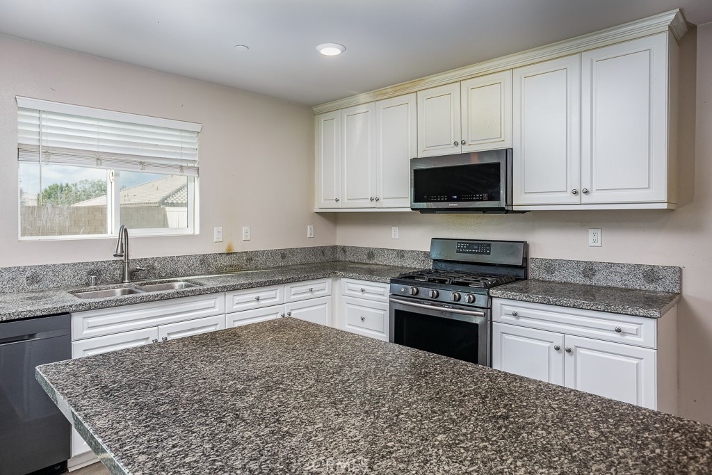 3606 East E Avenue Lancaster, CA 93535 - Photo 8 of 28