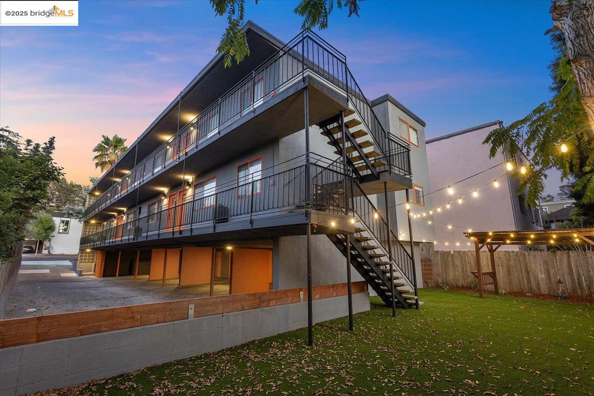 1610 Milvia Street Berkeley, CA 94709 - Photo 4 of 24 a view of a house with a yard