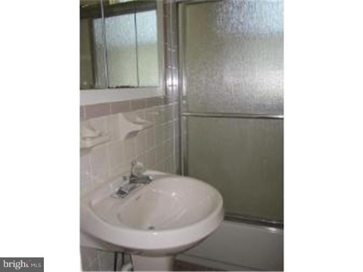 830 Rundale Avenue Lansdowne, PA 19050 - Photo 8 of 15 Bathroom
