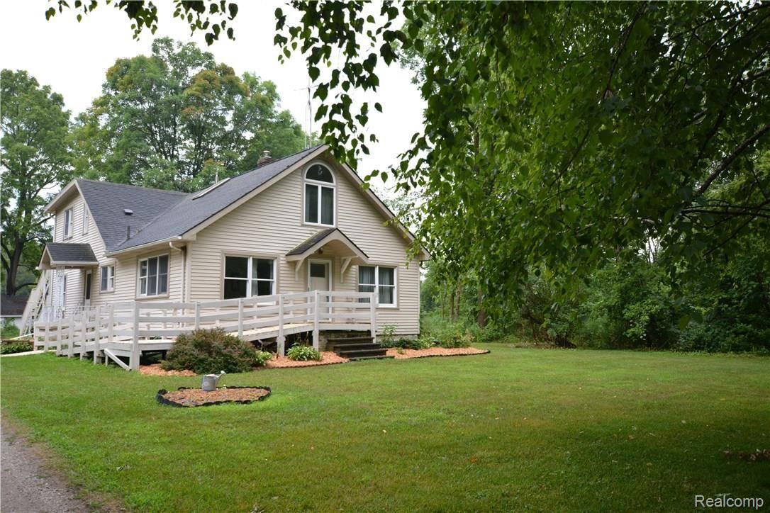 2016 Reid Road Grand Blanc, MI 48439 - Photo 2 of 25 DSC_0344.JPG
