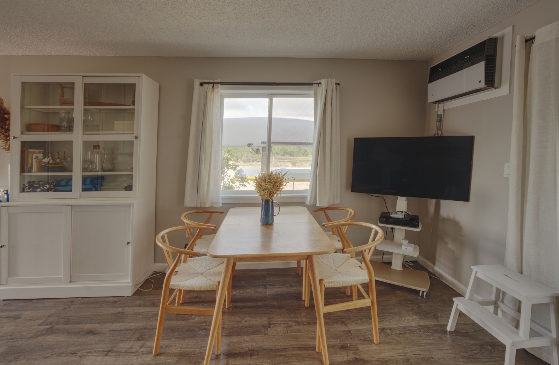 16 Navy Road, Unit 115 Montauk, NY 11954 - Photo 2 of 7