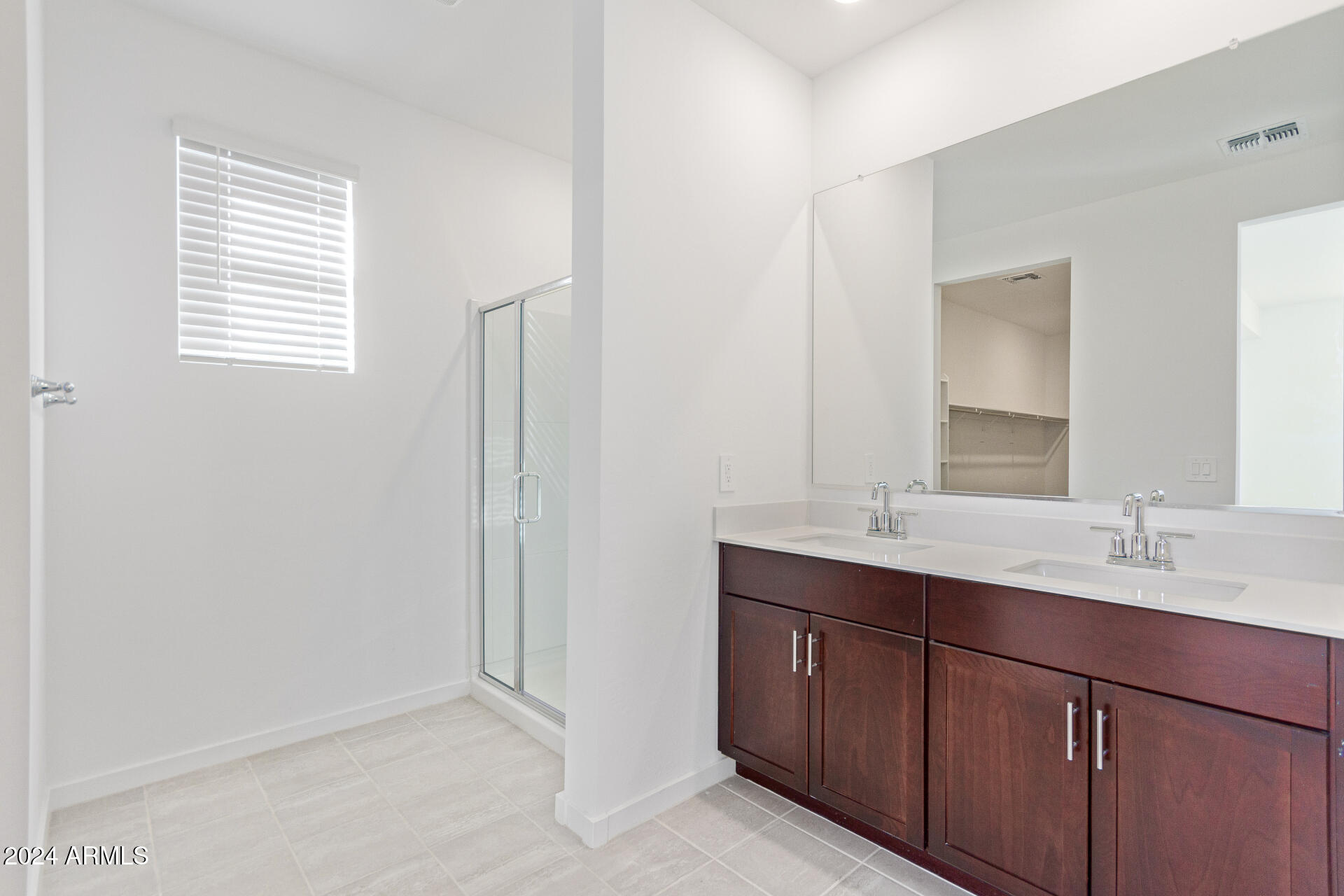 17629 West Madison Street Goodyear, AZ 85338 - Photo 19 of 46 Primary Bathroom