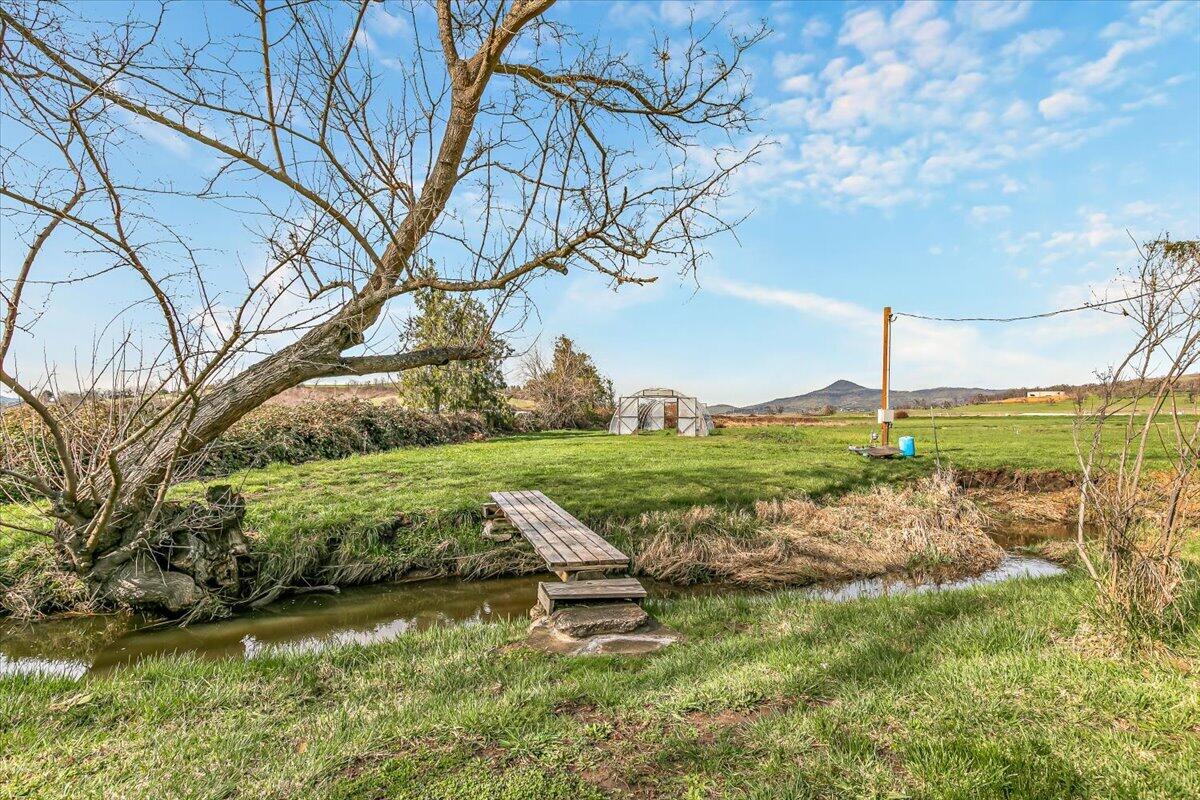4127 Fern Valley Road Medford, OR 97504 - Photo 41 of 61 39-39