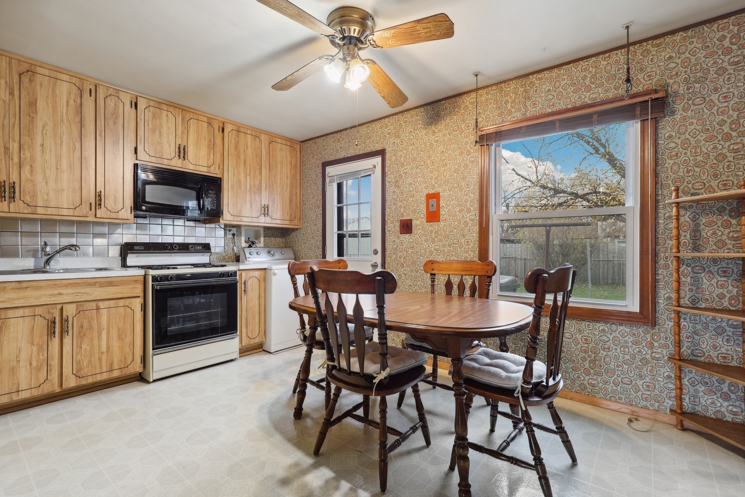 509 Kenyon Avenue Romeoville, IL 60446 - Photo 4 of 14 Gallery Image 4
