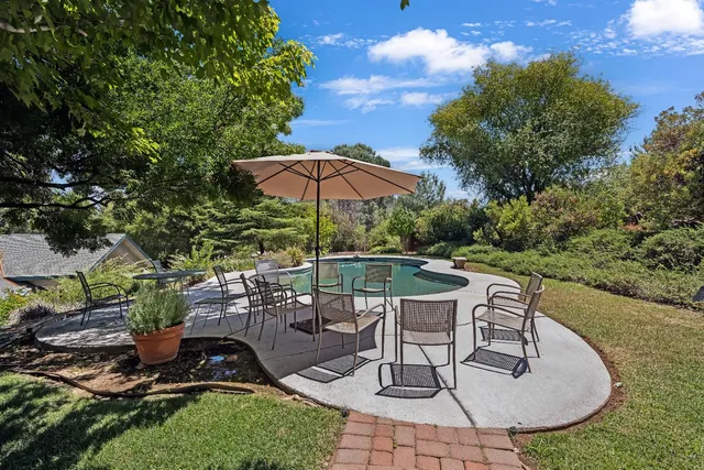 $1,400,000 | 2401 Sanford Drive, Rescue, CA 95672