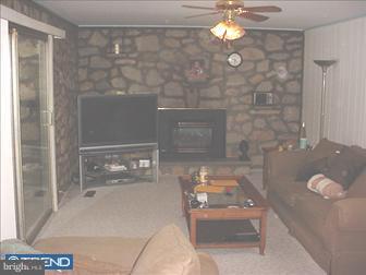 2002 Hemlock Road Norristown, PA 19403 - Photo 3 of 5 Family Room