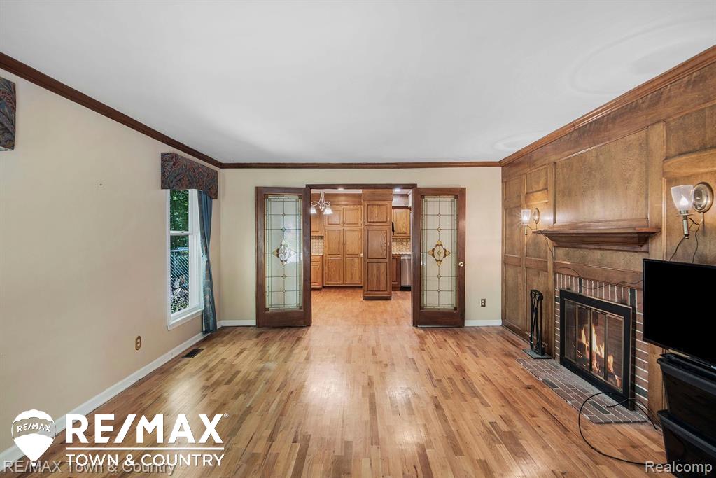 611 Morrish Road Flushing, MI 48433 - Photo 8 of 51