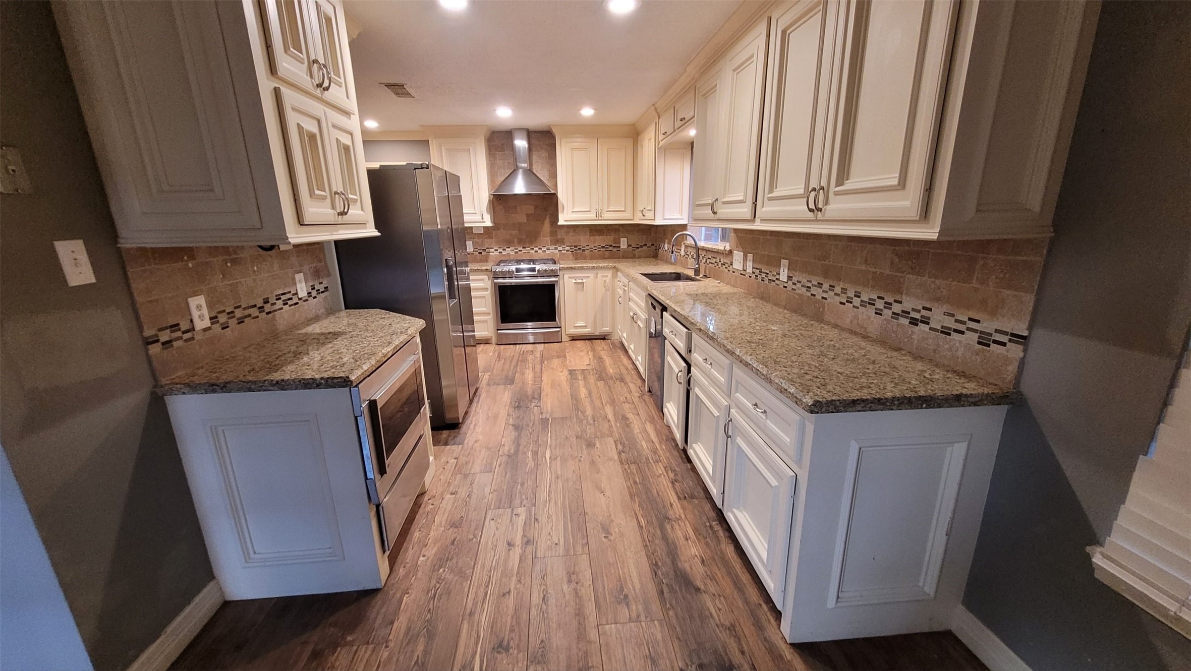 13307 Lynnville Drive Houston, TX 77065 - Photo 4 of 9