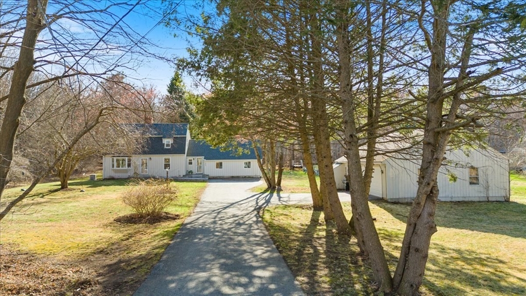 702 Main Street Boxford, MA 01921 - Photo 3 of 40