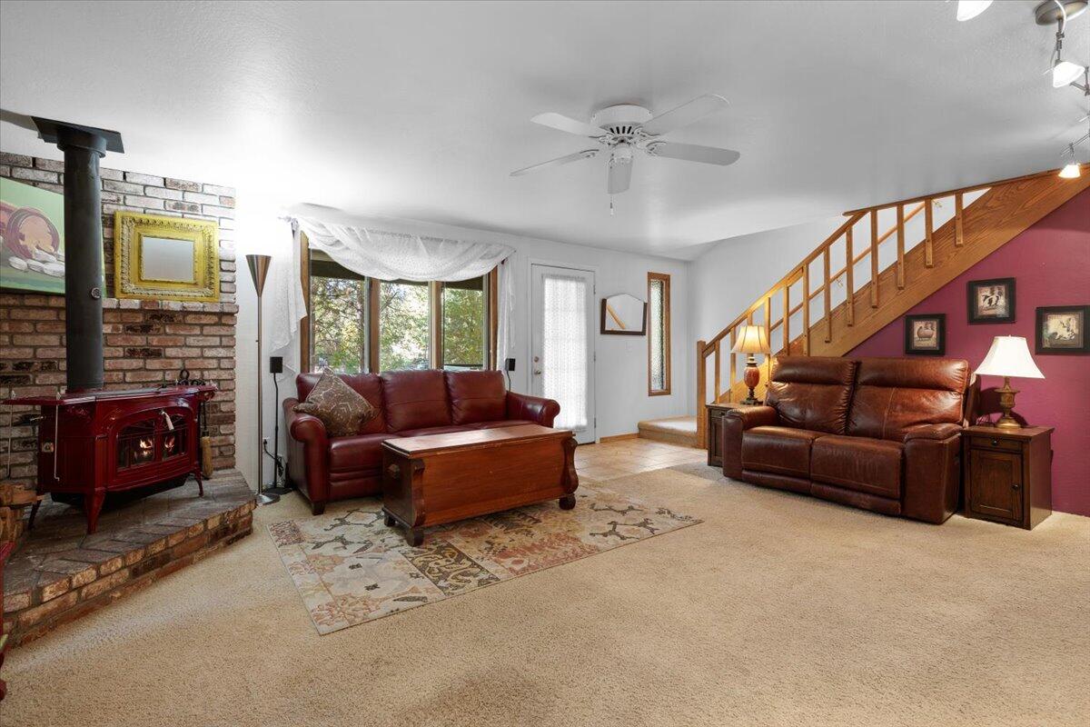 3111 Russell Road Grants Pass, OR 97526 - Photo 11 of 30 12