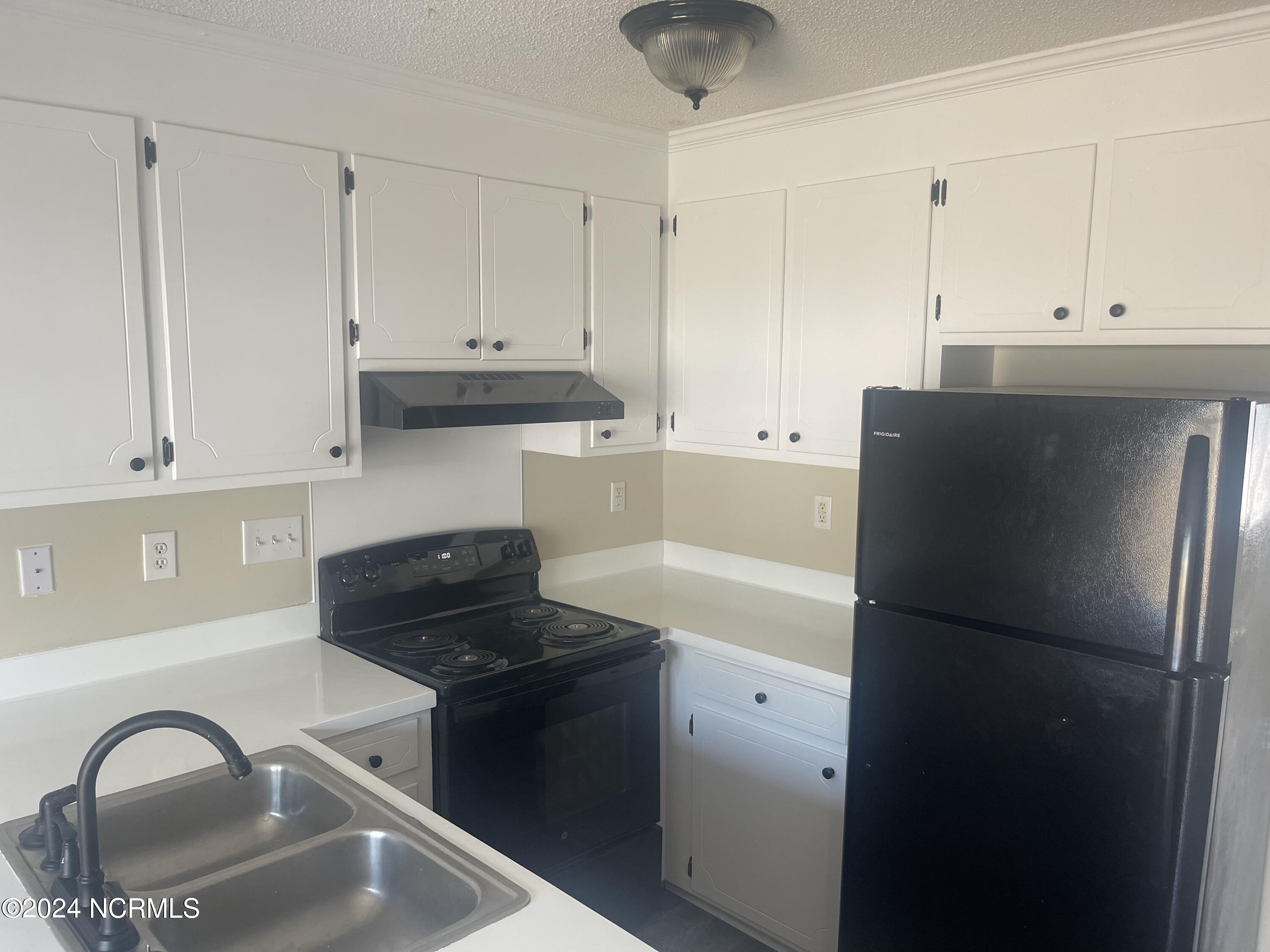 920 Spring Forest Road, Unit L 6 Greenville, NC 27834 - Photo 5 of 14 F7FC60BB-52F0-4833-B1B6-E3BDA9ED8474