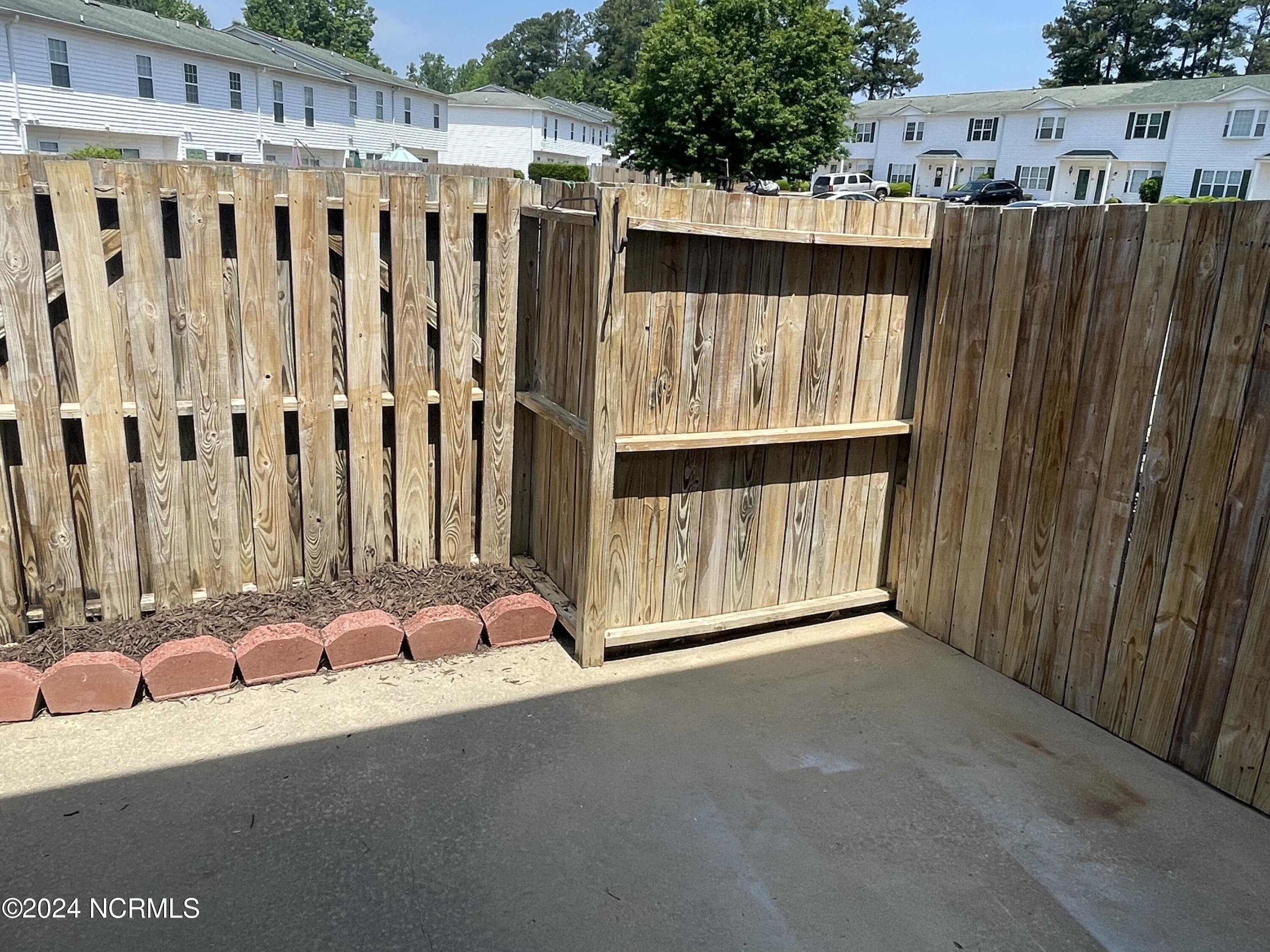 920 Spring Forest Road, Unit L 6 Greenville, NC 27834 - Photo 9 of 14 6B41A58B-FB4E-4FE4-A269-01427F9CF86F