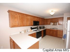 2010 Cormorant Drive Springfield, IL 62711 - Photo 5 of 11 Gallery Image 5