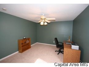 2010 Cormorant Drive Springfield, IL 62711 - Photo 9 of 11 Gallery Image 9
