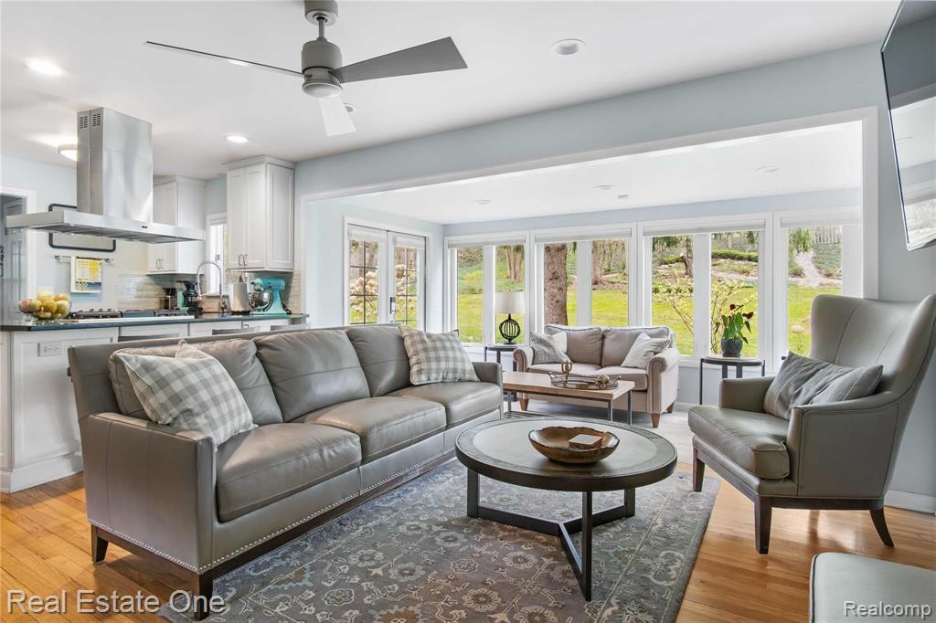 645 Cherry Tree Lane Rochester Hills, MI 48306 - Photo 16 of 43