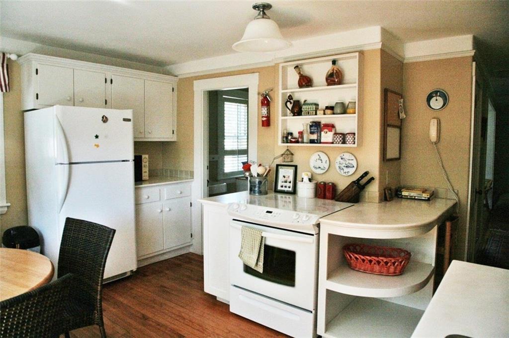 5 Harmon Park Road, Unit 3 York, ME 03909 - Photo 5 of 29 Spacious eat-in kitchen with...