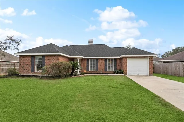 $215,000 | 20344 Rue Jondolyn, Ponchatoula, LA 70454