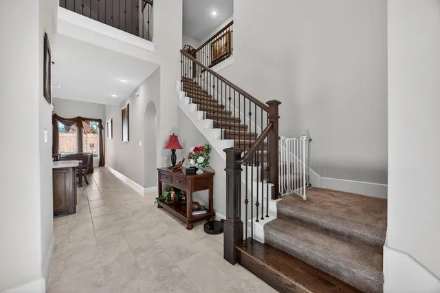 a view of entryway and hall