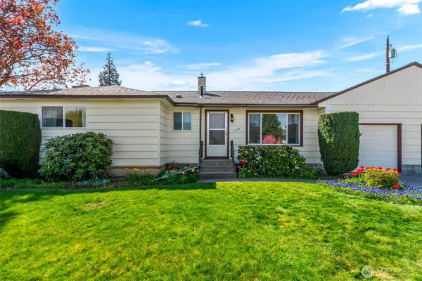 $470,000 | 1427 2nd Street, Wenatchee, WA 98801