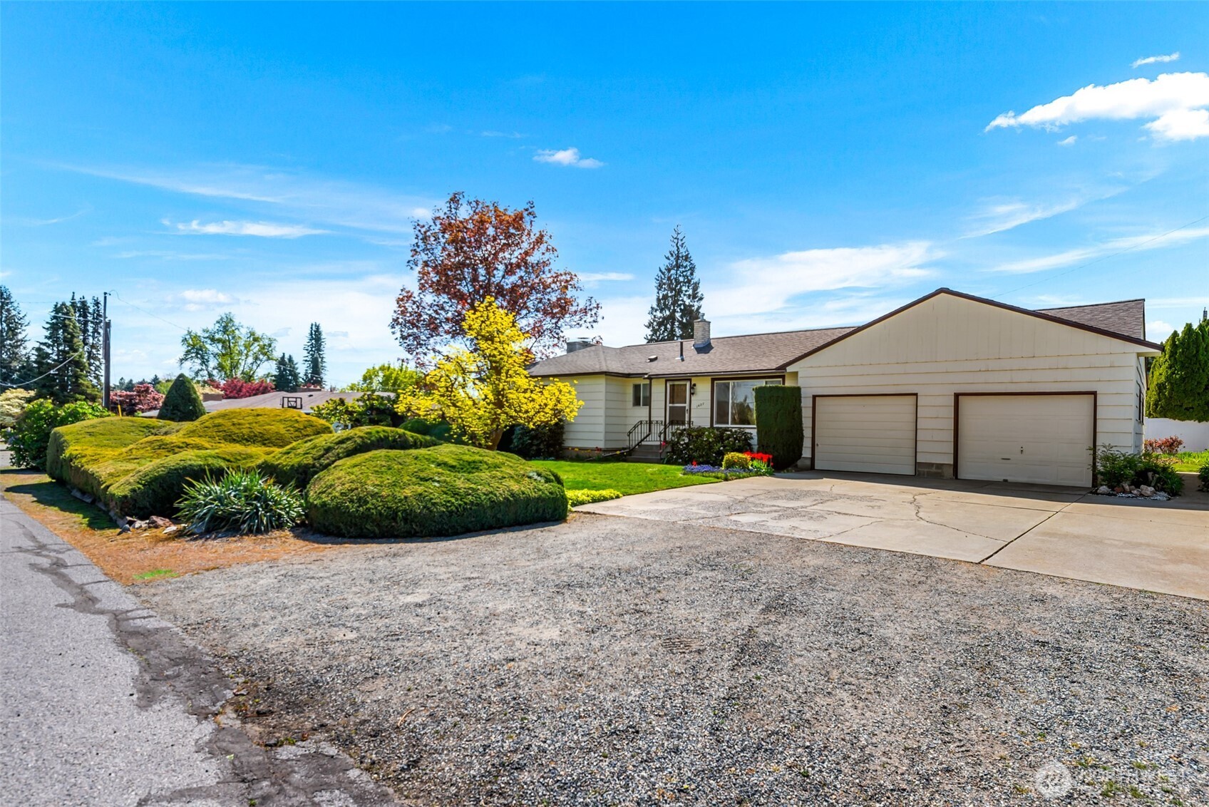 1427 2nd Street Wenatchee, WA 98801 - Photo 2 of 31