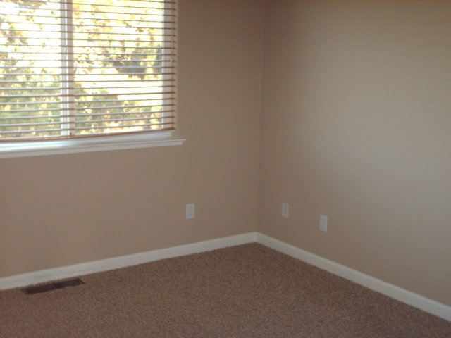 824 Boronda Road Salinas, CA 93907 - Photo 10 of 12 Gallery Image 10